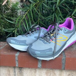 New‎ Balance Women's Gray and Pink Athletic Shoes US 9.5